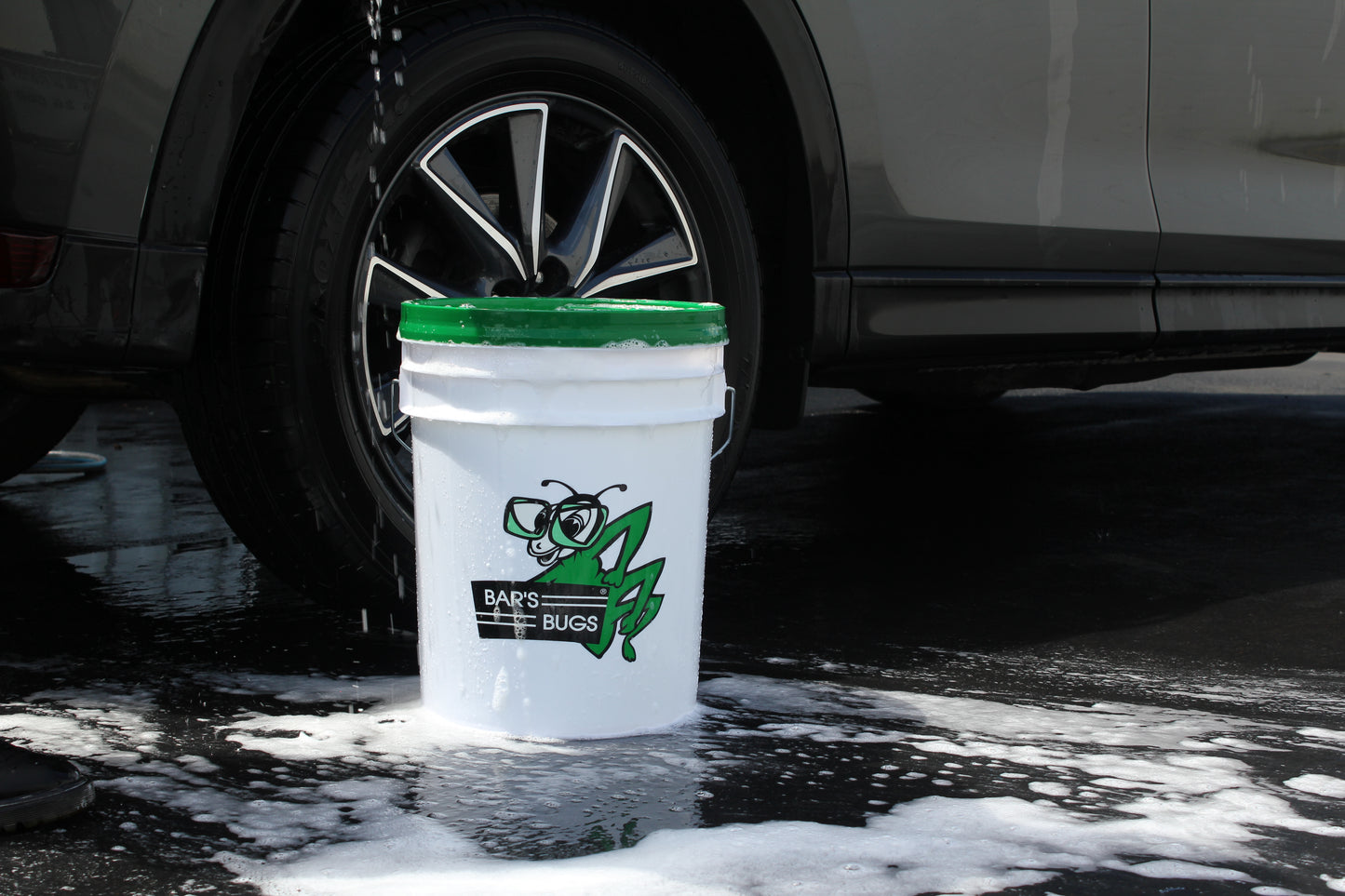 Bar's Bugs Carwash Bucket - in use